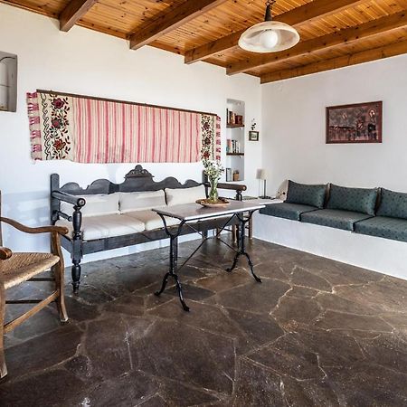 Manolis' House Villa Ajía Paraszkeví Kültér fotó