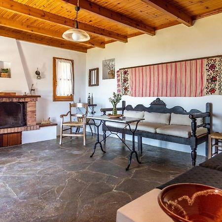 Manolis' House Villa Ajía Paraszkeví Kültér fotó