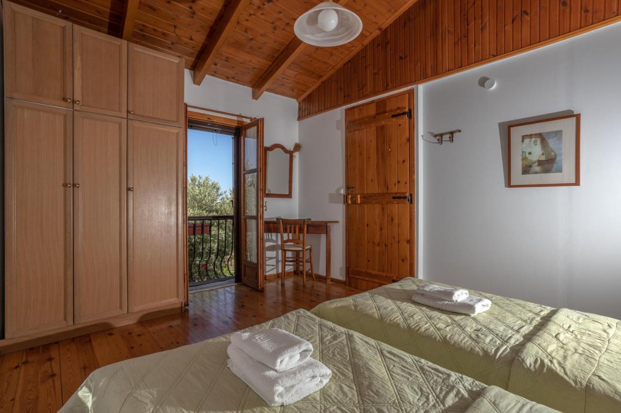 Manolis' House Villa Ajía Paraszkeví Kültér fotó