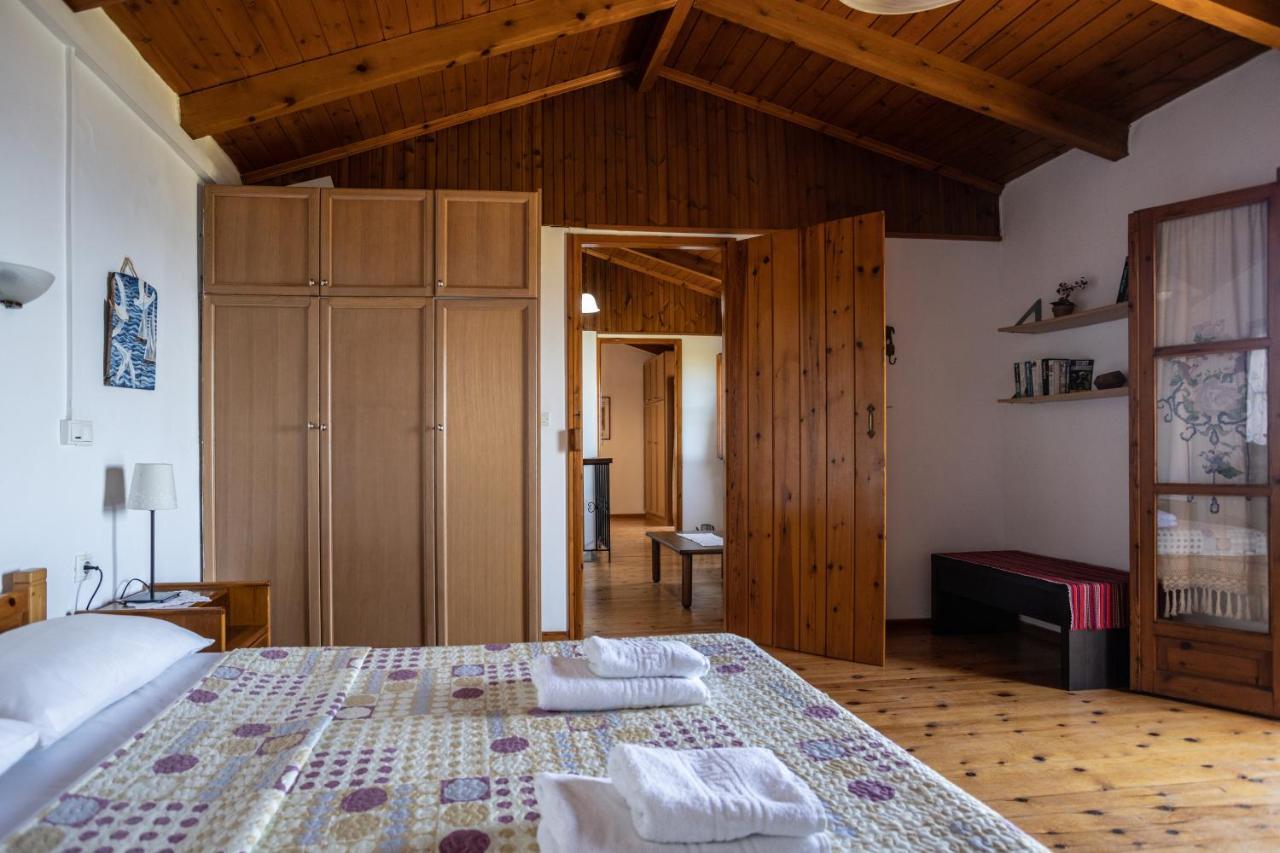 Manolis' House Villa Ajía Paraszkeví Kültér fotó